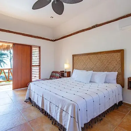 Beachfront With Private Pool Access Balcony With Ocean Views Patio - Belleza Holiday home *