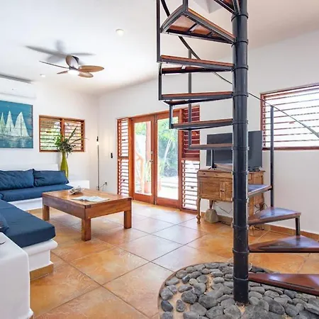 Holiday home Beachfront With Private Pool Access Balcony With Ocean Views Patio - Belleza *