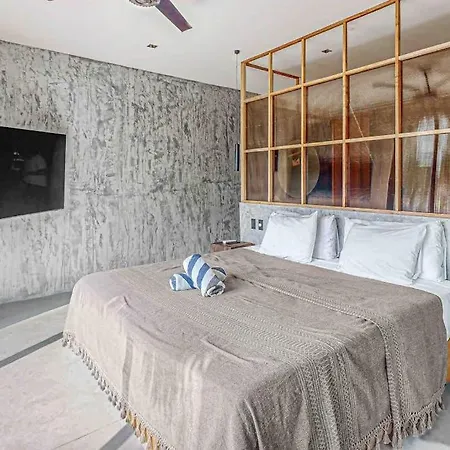 Beachfront With Private Heated Pool Jacuzzi Sauna Ocean Views & Ac - 7th Heaven