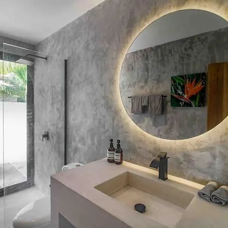Beachfront With Private Heated Pool Jacuzzi Sauna Ocean Views & Ac - 7th Heaven *