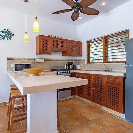 Beachfront With Private Pool Access Balcony With Ocean Views Patio - Belleza Holiday home *