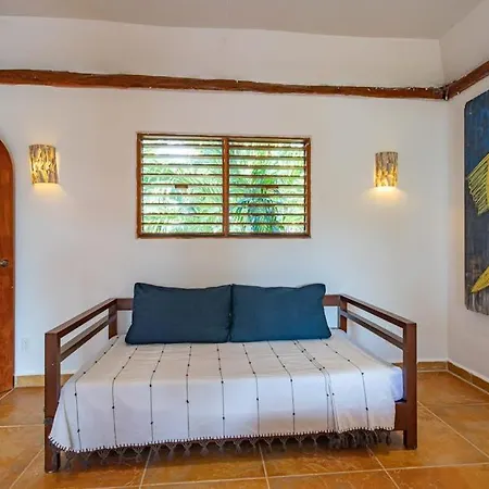 Holiday home Beachfront With Private Pool Access Balcony With Ocean Views Patio - Belleza *