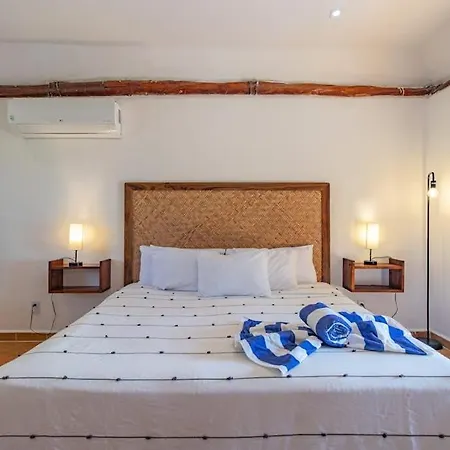Holiday home Beachfront With Private Pool Access Balcony With Ocean Views Patio - Belleza