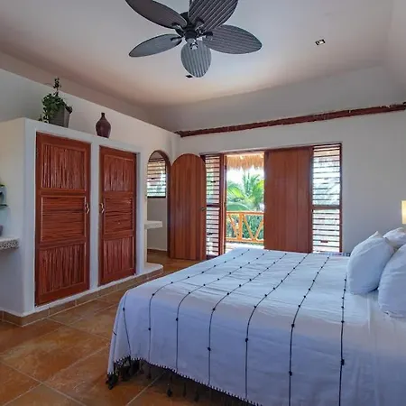 Beachfront With Private Pool Access Balcony With Ocean Views Patio - Belleza *
