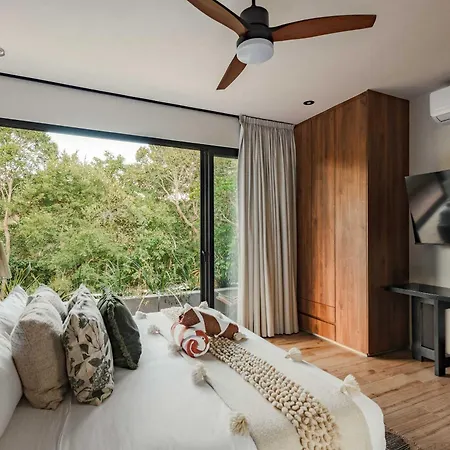Luxury Private With 2 Pools & Jacuzzi