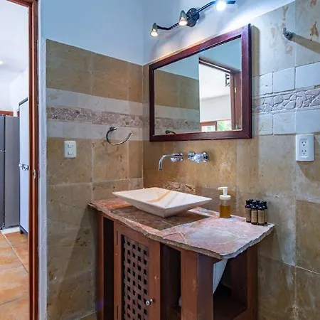 Holiday home Beachfront With Private Pool Access Balcony With Ocean Views Patio - Belleza