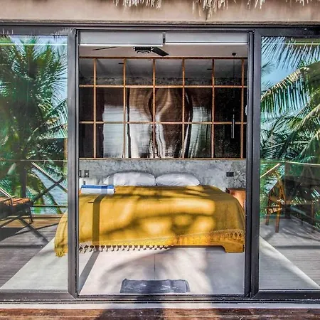 Holiday home Beachfront With Private Heated Pool Jacuzzi Sauna Ocean Views & Ac - 7th Heaven