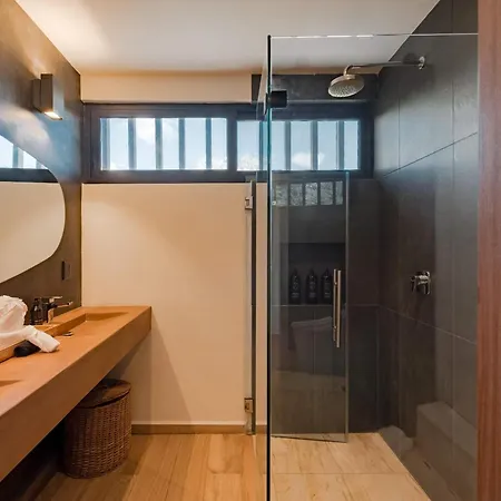 Luxury Private With 2 Pools & Jacuzzi Holiday home *