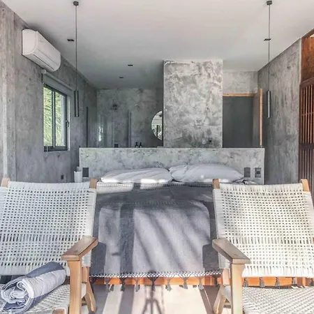 Holiday home Beachfront With Private Heated Pool Jacuzzi Sauna Ocean Views & Ac - 7th Heaven *
