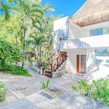 Oceanfront With Access Pool Balconies & Waterfront Hammocks - Sol Holiday home