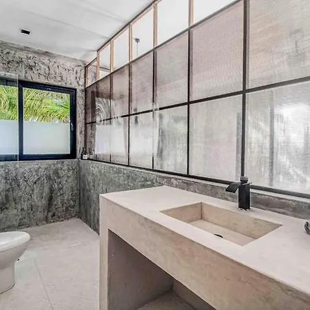 Beachfront With Private Heated Pool Jacuzzi Sauna Ocean Views & Ac - 7th Heaven *