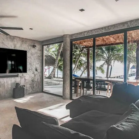 Holiday home Beachfront With Private Heated Pool Jacuzzi Sauna Ocean Views & Ac - 7th Heaven *
