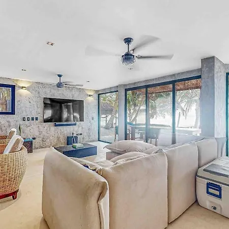 Holiday home Beachfront With Private Heated Pool Jacuzzi Sauna Ocean Views & Ac - 7th Heaven *