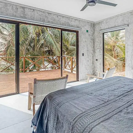 Beachfront With Private Heated Pool Jacuzzi Sauna Ocean Views & Ac - 7th Heaven *