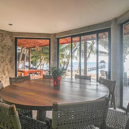 Holiday home Beachfront With Private Heated Pool Jacuzzi Sauna Ocean Views & Ac - 7th Heaven *