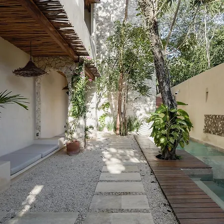 Bohemian 2br Boutique With Private Pool Apartment *