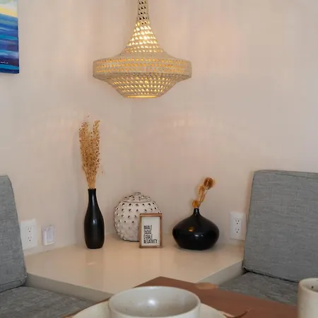 Chic Wrestaurant, Yoga, Coworking Areas Apartment *