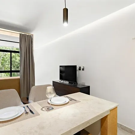 Lovely By Majestic Homes Apartment