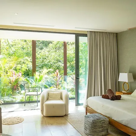 Temple Loft Rooftop Infinity Selva Apartment *