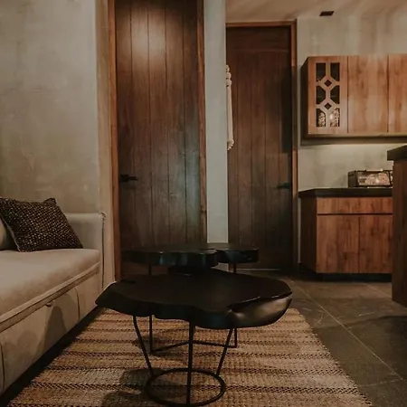 Apartment Private Jungle 1br Retreat & Fast Wi-fi