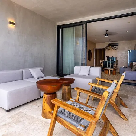 Luxury Beachfront 3br Apartment *