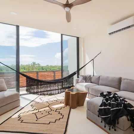 Luxury 2br Private Rooftop Pool Apartment