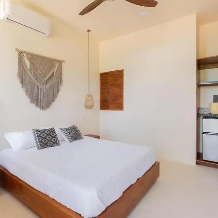 Luxury 2br Private Rooftop Pool Apartment *