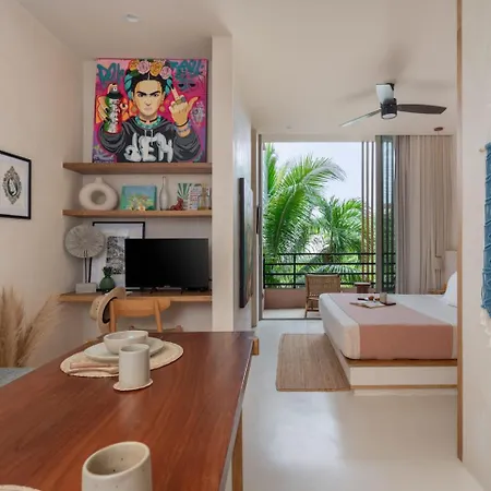 Apartment Chic Wrestaurant, Yoga, Coworking Areas
