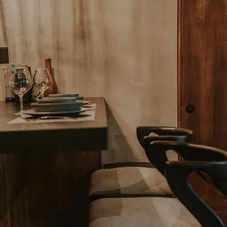 Apartment Private Jungle 1br Retreat & Fast Wi-fi