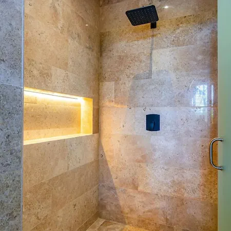 Apartment Luxury Beachfront 3br *