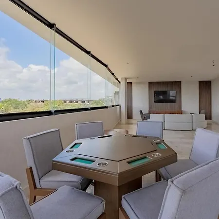 Tropical Penthouse 2br And Jacuzzi Apartment *