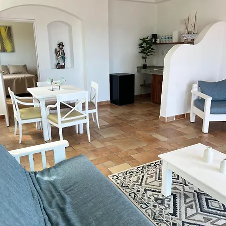 Beachfront In Apartment