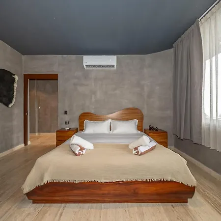 Oceanfront 4br Duplex In Maiim Tankah With Pool , & Gym * Tulum