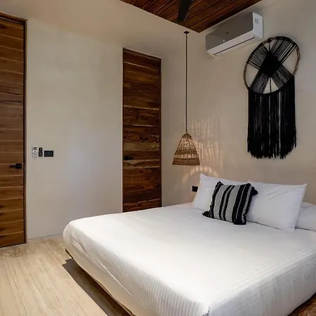 Bohemian 2br Boutique With Private Pool Apartment