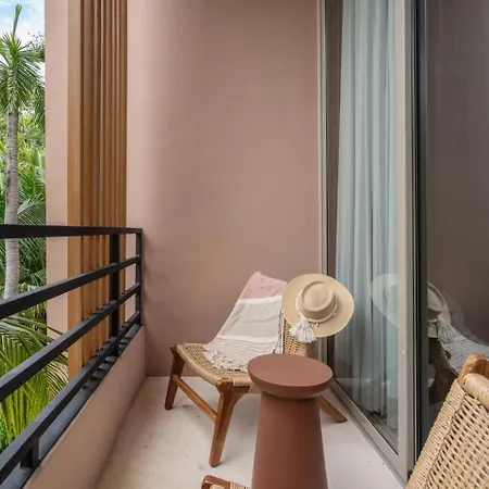 Chic Wrestaurant, Yoga, Coworking Areas Tulum