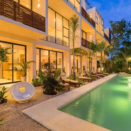 Apartment Luxury 2br Private Rooftop Pool