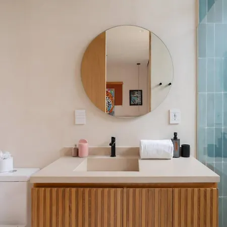 Apartment Chic Wrestaurant, Yoga, Coworking Areas