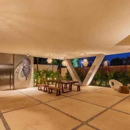 Apartment Luxury 2br Private Rooftop Pool