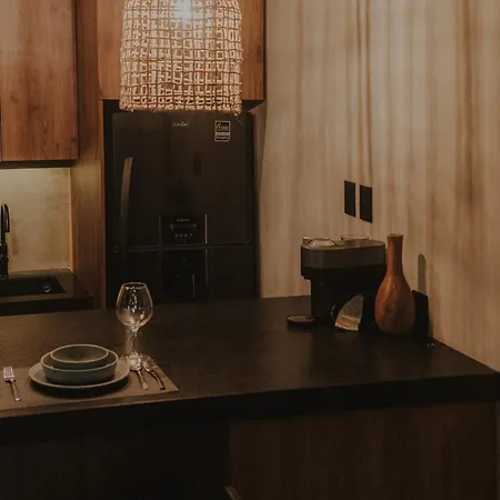 Private Jungle 1br Retreat & Fast Wi-fi Apartment