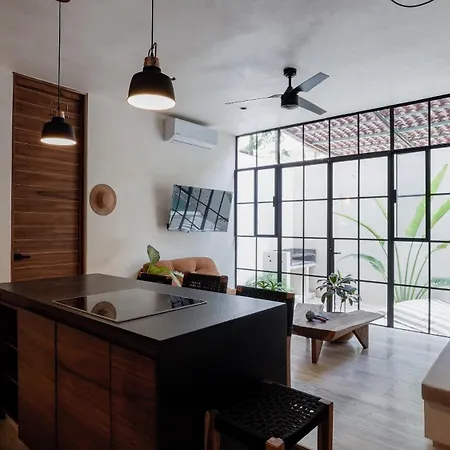 Bohemian 2br Boutique With Private Pool Apartment *