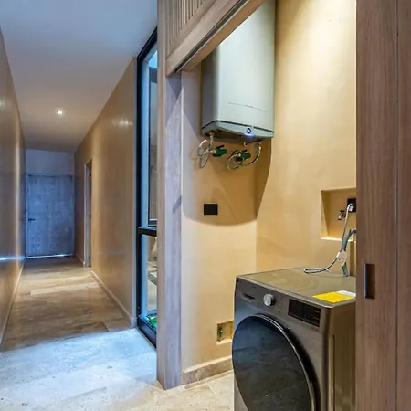 Luxury Beachfront 3br *