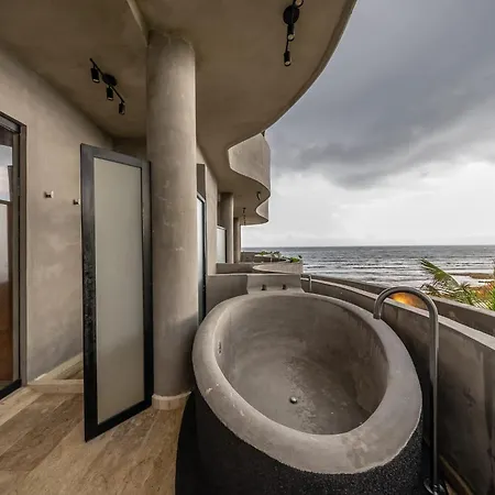 Oceanfront 4br Duplex In Maiim Tankah With Pool , & Gym Apartment