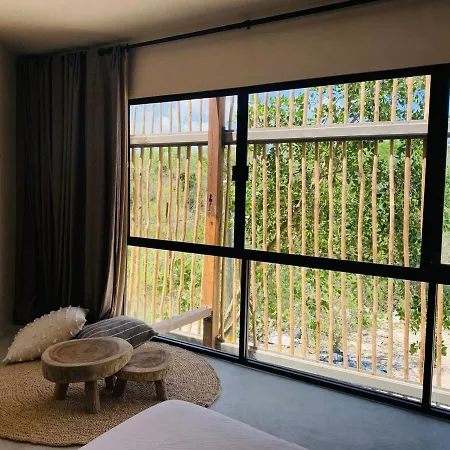 1 Bed Private Balcony Great Location