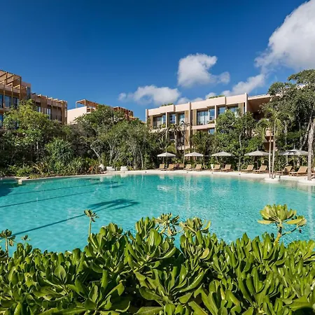 Chic Wrestaurant, Yoga, Coworking Areas Tulum