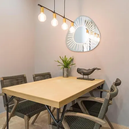 Penthouse 3br Only 1 Mile From Apartment