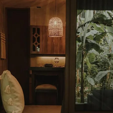 Private Jungle 1br Retreat & Fast Wi-fi
