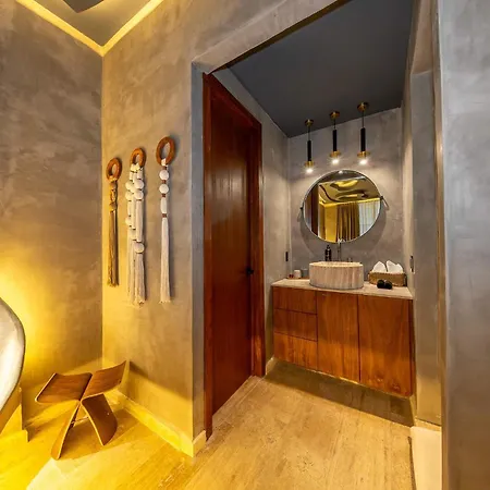 Apartment Oceanfront 4br Duplex In Maiim Tankah With Pool , & Gym