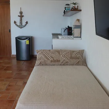 Beachfront In Apartment *