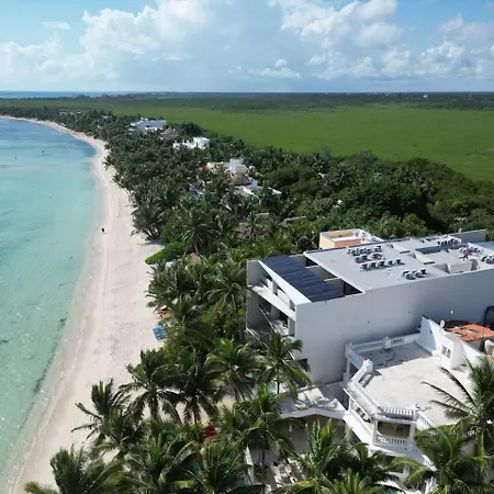 Luxury Beachfront 3br *