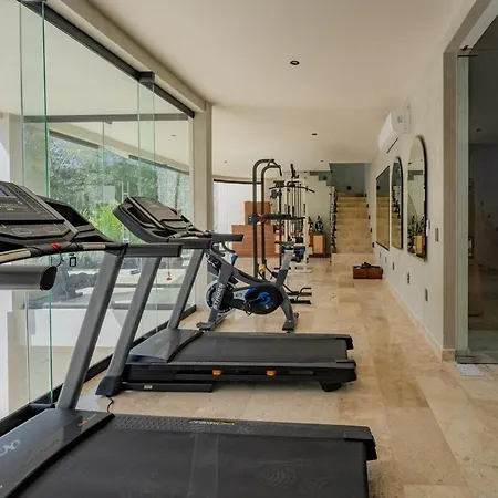 Tropical Penthouse 2br And Jacuzzi Apartment *